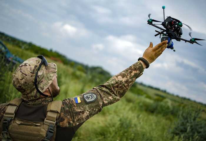 На Краматорському напрямку українські оборонці знищили російські вантажівки, гармати і склади