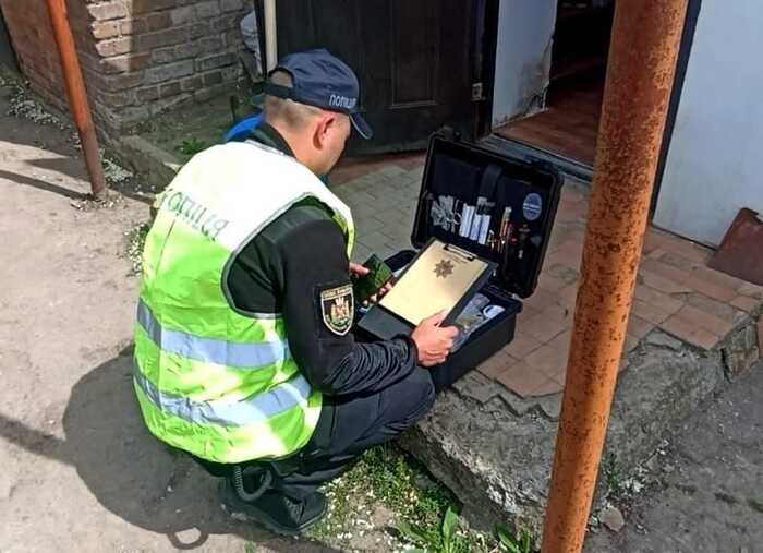 На Житомирщині чоловік до смерті побив чужу жінку