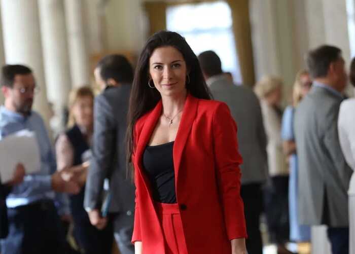 Депутатка Савченко зʼявилась у Раді з сумкою за понад 50 000 гривень