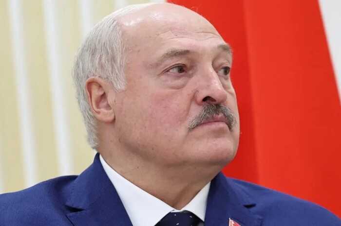 Диктатор Лукашенко заявив, що «трохи затримався» при владі